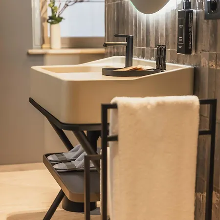 Lenel Boutique - La Foresteria Värdshus Brescia